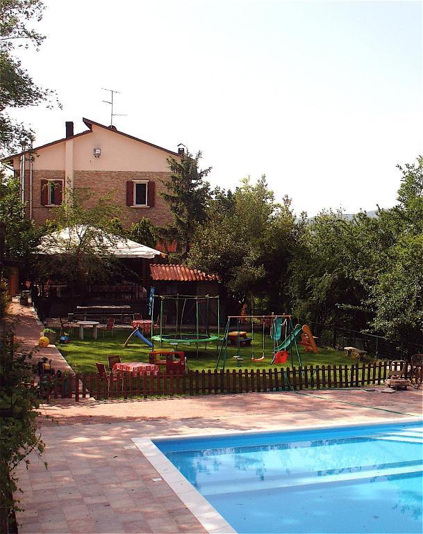 Agriturismo Ca' Isotta Castello di Serravalle Extérieur photo